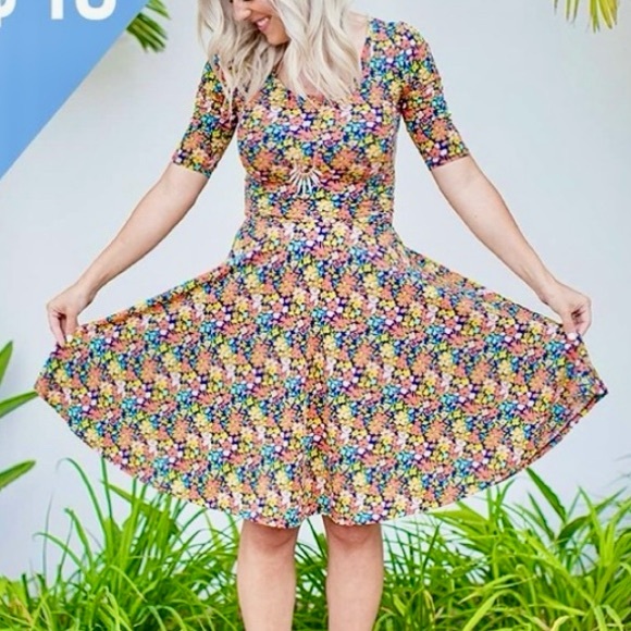 LuLaRoe Geometric Multicolor Patterned Nicole Dress NWT - Picture 8 of 13
